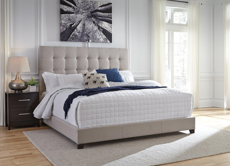 Dolante Upholstered Bed